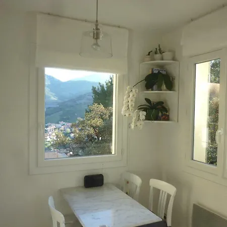 Les Mimosas Vila